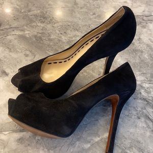 Enzo Angiolini peep toe suede platform heels!